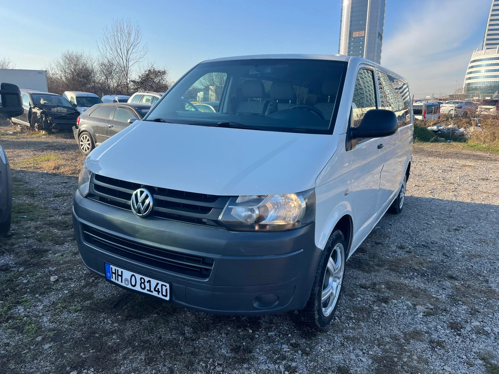 VW Transporter 2.0 TDI 8+ 1 - изображение 2