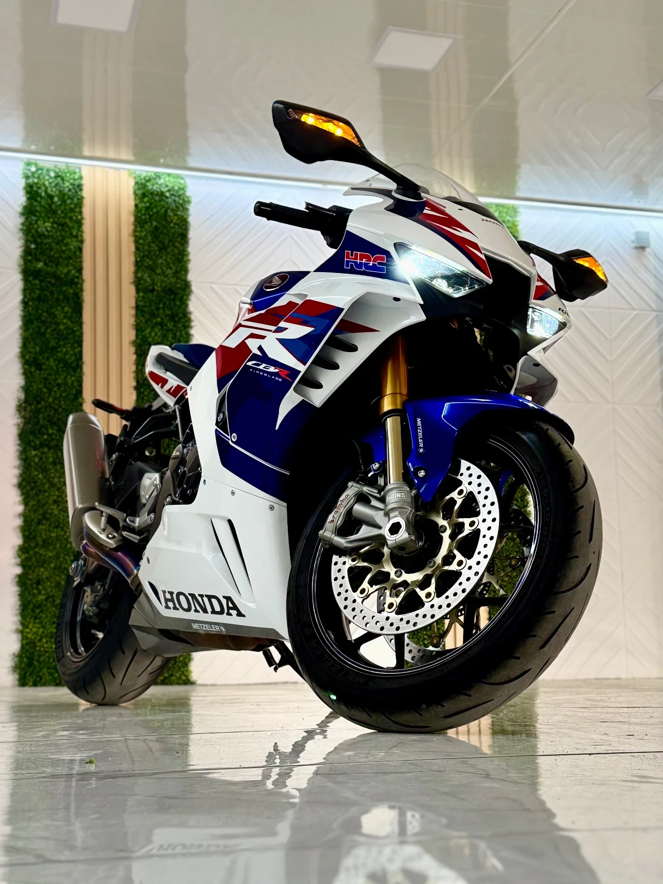 Honda Cbr 1000 RRR Limited series 1964 бр.от 2000 бр.5900км!, снимка 1