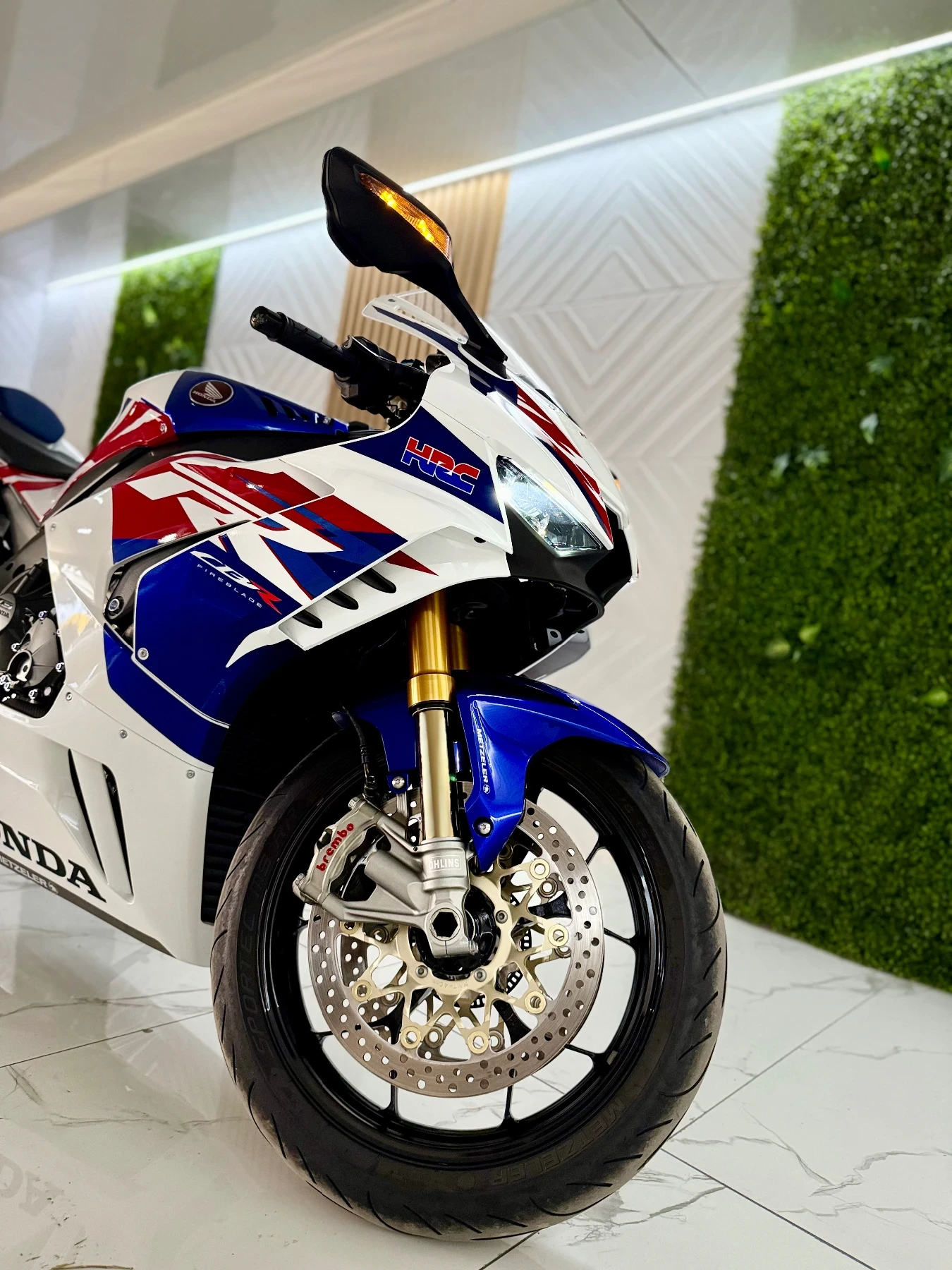 Honda Cbr 1000 RRR Limited series 1964 . 2000 .5900! | Mobile.bg   11