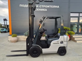 Мотокар Nissan 4.5 метра / АВТОМАТ / ГАЗ+ БЕНЗИН / ПЕРФЕКТЕН !, снимка 2