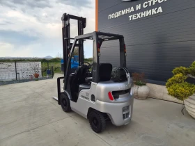 Мотокар Nissan 4.5 метра / АВТОМАТ / ГАЗ+ БЕНЗИН / ПЕРФЕКТЕН !, снимка 3