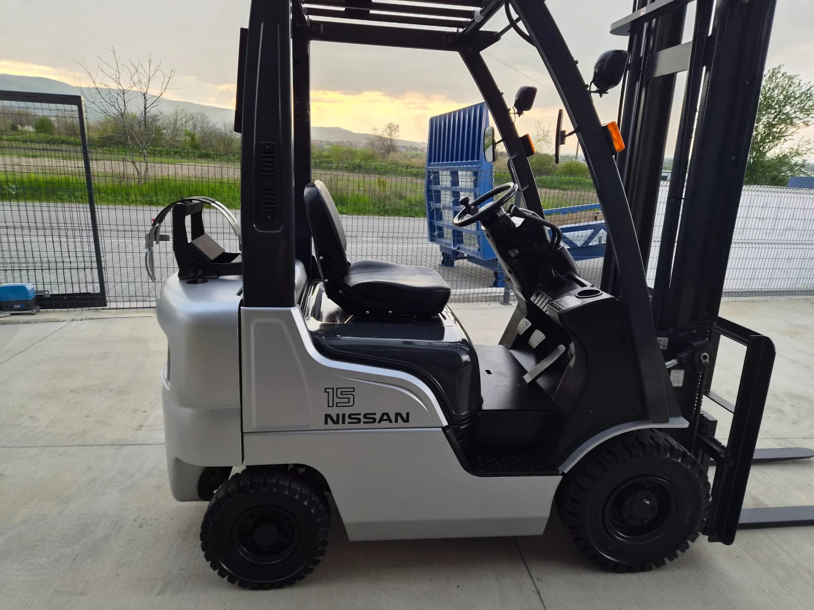 ������� Nissan 4.5 ����� / ������� / ���+ ������ / ��������� ! | Mobile.bg � ����������� 6