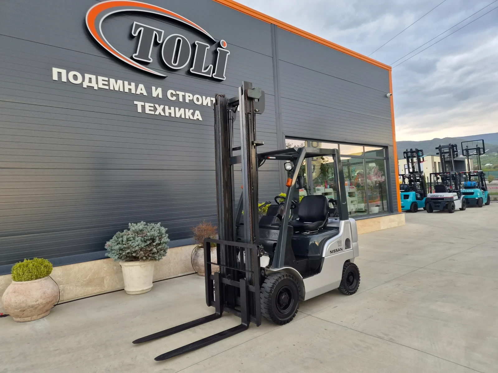 Мотокар Nissan 4.5 метра / АВТОМАТ / ГАЗ+ БЕНЗИН / ПЕРФЕКТЕН !