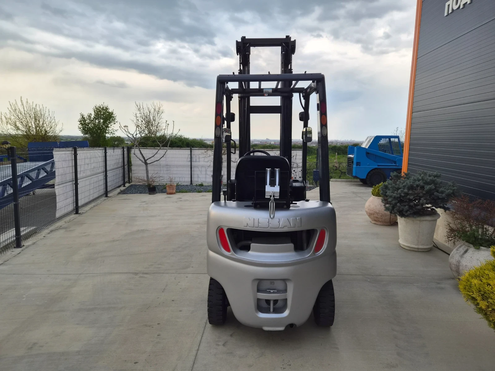 ������� Nissan 4.5 ����� / ������� / ���+ ������ / ��������� ! | Mobile.bg � ����������� 4