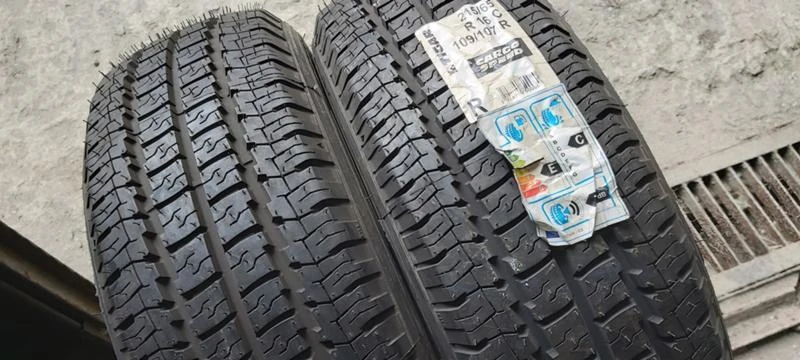 Гуми Зимни 215/75R16, снимка 2 - Гуми и джанти - 32781516