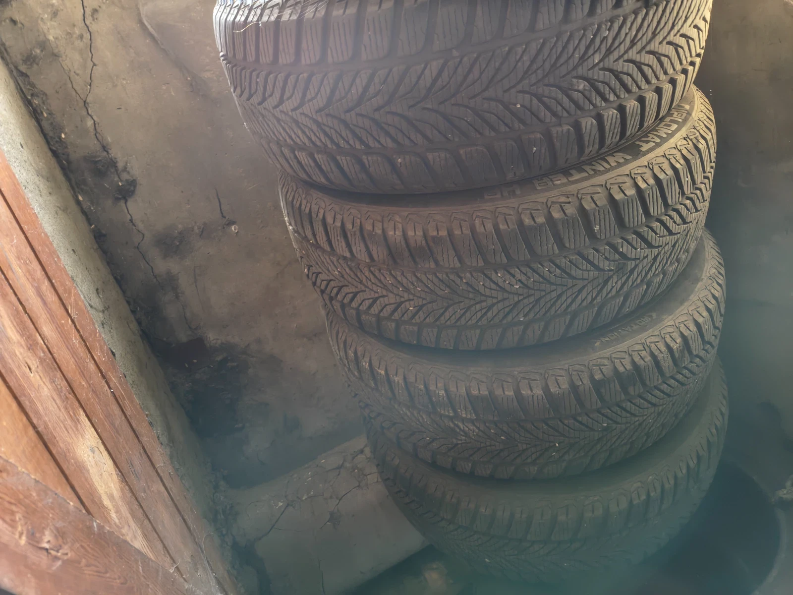 Гуми Зимни 215/55R17