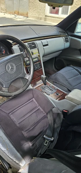 Mercedes-Benz E 250 250D, снимка 6