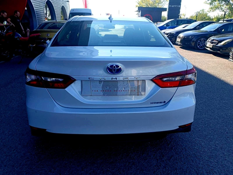 Toyota Camry 2.5 Hybrid Comfort В гаранция до 09/2032! , снимка 5 - Автомобили и джипове - 46965395