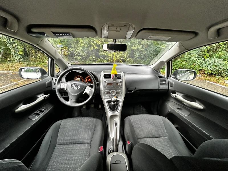 Toyota Auris 1.33vti 6 скорости, снимка 8 - Автомобили и джипове - 47238450