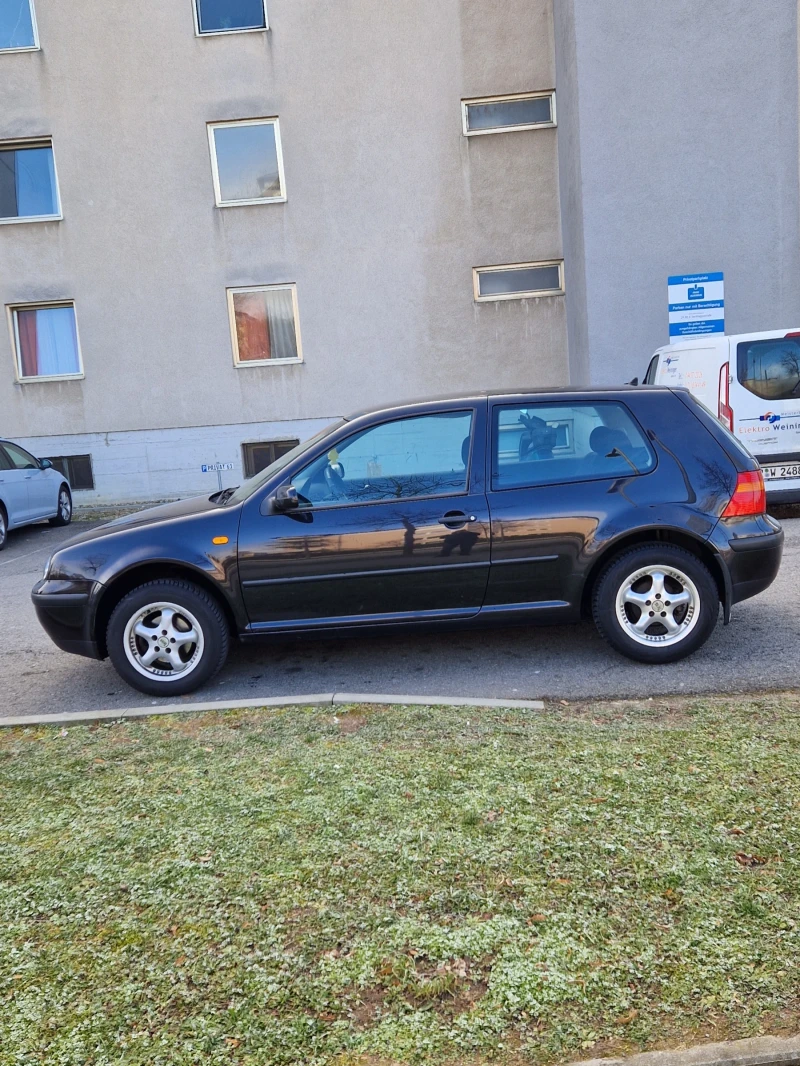 VW Golf, снимка 1 - Автомобили и джипове - 47480868