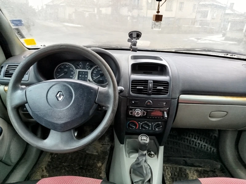 Renault Clio, снимка 3 - Автомобили и джипове - 49164597