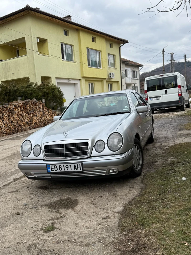 Mercedes-Benz E 250, снимка 1 - Автомобили и джипове - 49363146