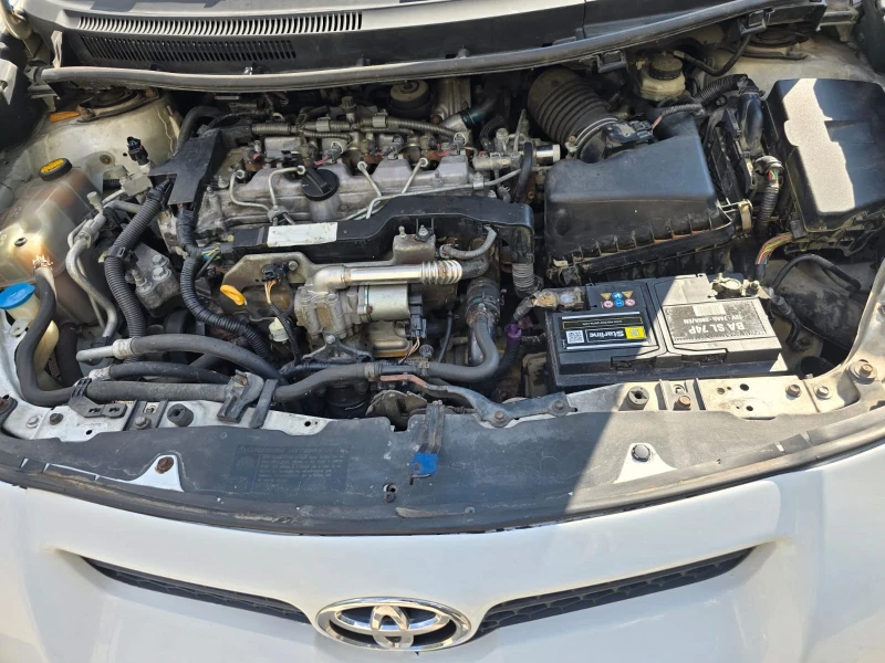 Toyota Auris, снимка 4 - Автомобили и джипове - 52430421