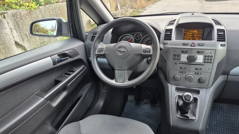 Opel Zafira 1.6i 7Местна Отлична, снимка 15 - Автомобили и джипове - 52416712
