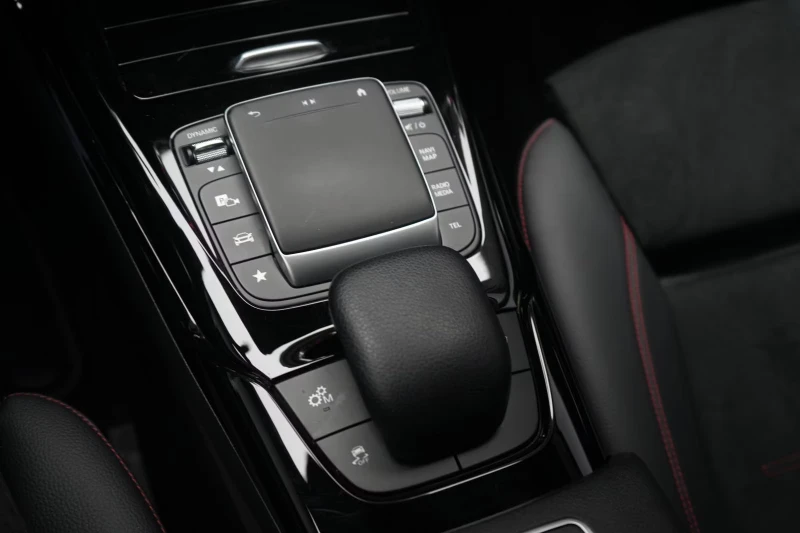 Mercedes-Benz A45 AMG 4MATIC/387HP/NIGHT/BURM/MEMO/CAM/NAVI/LED/655g, снимка 9 - Автомобили и джипове - 52693552