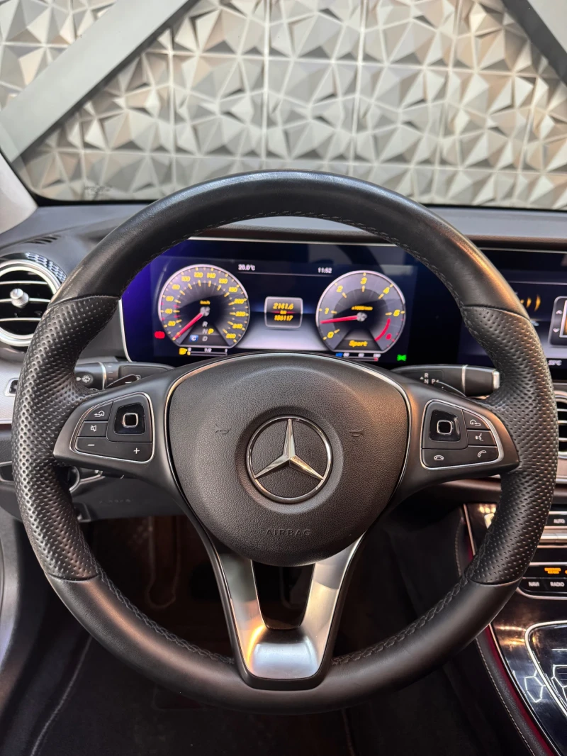 Mercedes-Benz E 350 d * AMG Пакет * Камера * LED * 9G * , снимка 10 - Автомобили и джипове - 52830176