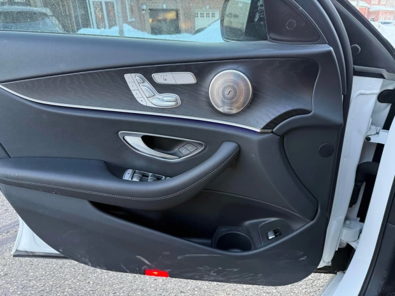 Mercedes-Benz E 350 4MATIC CARFAX, снимка 10 - Автомобили и джипове - 53369789