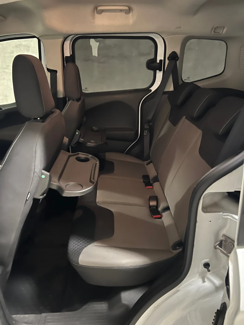 Ford Tourneo Connect, снимка 8 - Автомобили и джипове - 53456127