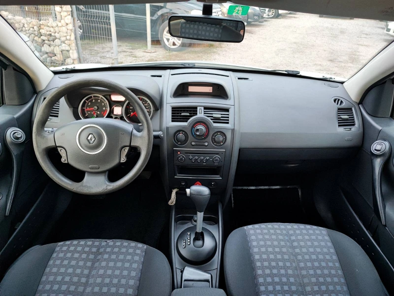 Renault Megane 1.6i* Автоматик* Швейцария, снимка 11 - Автомобили и джипове - 53558714