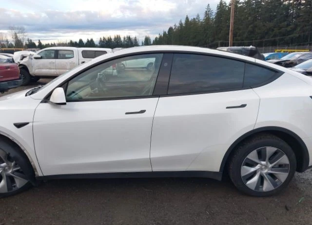 Tesla Model Y, снимка 2 - Автомобили и джипове - 48650414