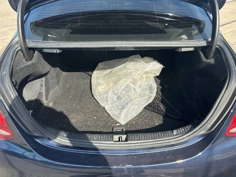 Mercedes-Benz C 300 * 4MATIC * PANO * ПОДГРЕВИ * 2 КЛЮЧА, снимка 17 - Автомобили и джипове - 54940619