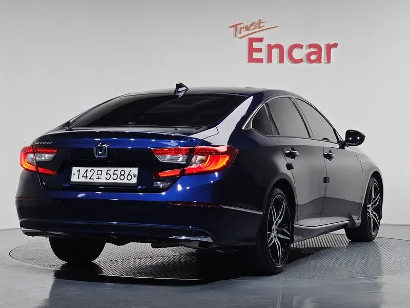 Honda Accord 2.0 HYBRID, снимка 2 - Автомобили и джипове - 55717203