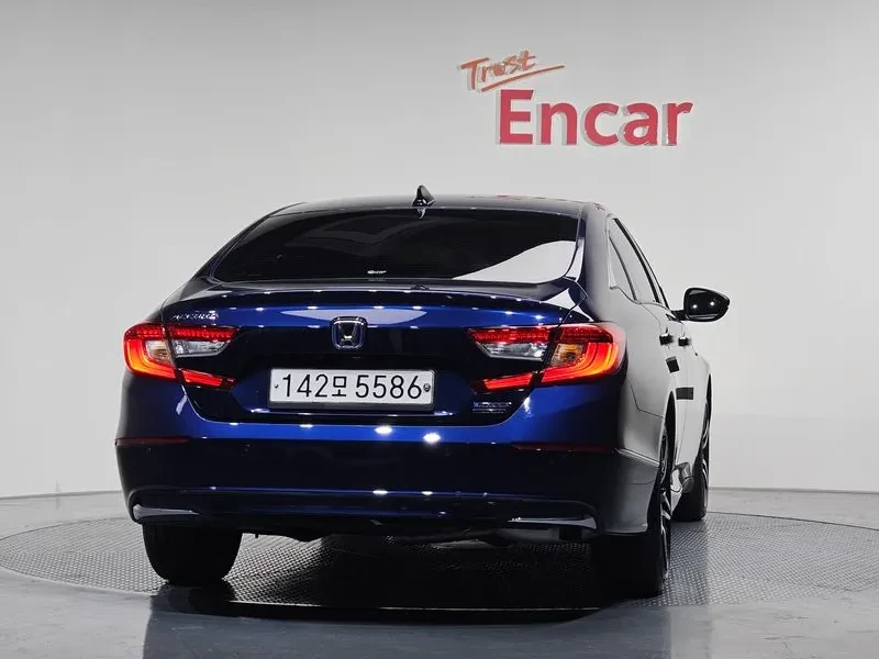 Honda Accord 2.0 HYBRID, снимка 4 - Автомобили и джипове - 55717203