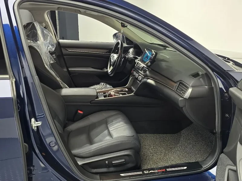 Honda Accord 2.0 HYBRID, снимка 11 - Автомобили и джипове - 55717203