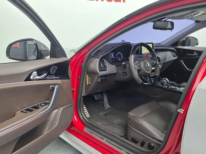 Kia Stinger 3.3 Turbo Awd Masters - САМО 30% АВАНС, снимка 10 - Автомобили и джипове - 55888073