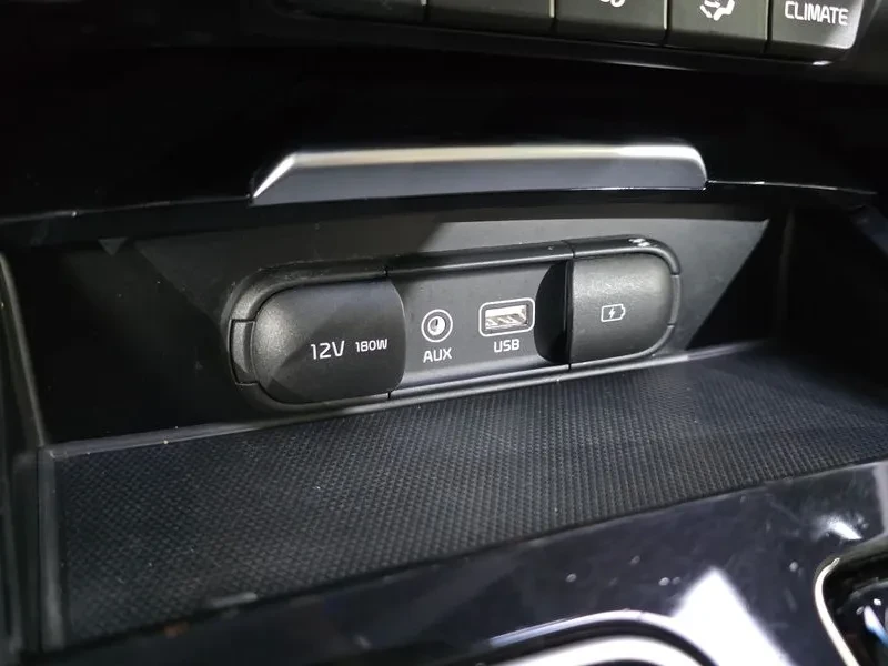 Kia Stinger 3.3 Turbo Awd Masters - САМО 30% АВАНС, снимка 13 - Автомобили и джипове - 55888073