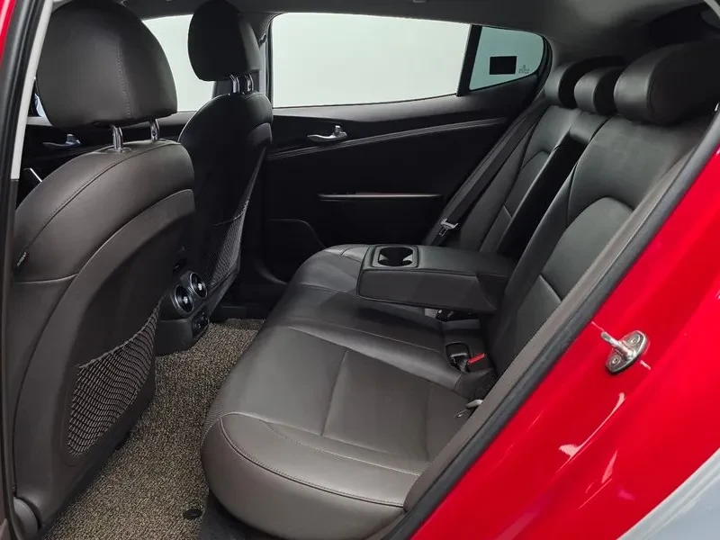 Kia Stinger 3.3 Turbo Awd Masters - САМО 30% АВАНС, снимка 12 - Автомобили и джипове - 55888073