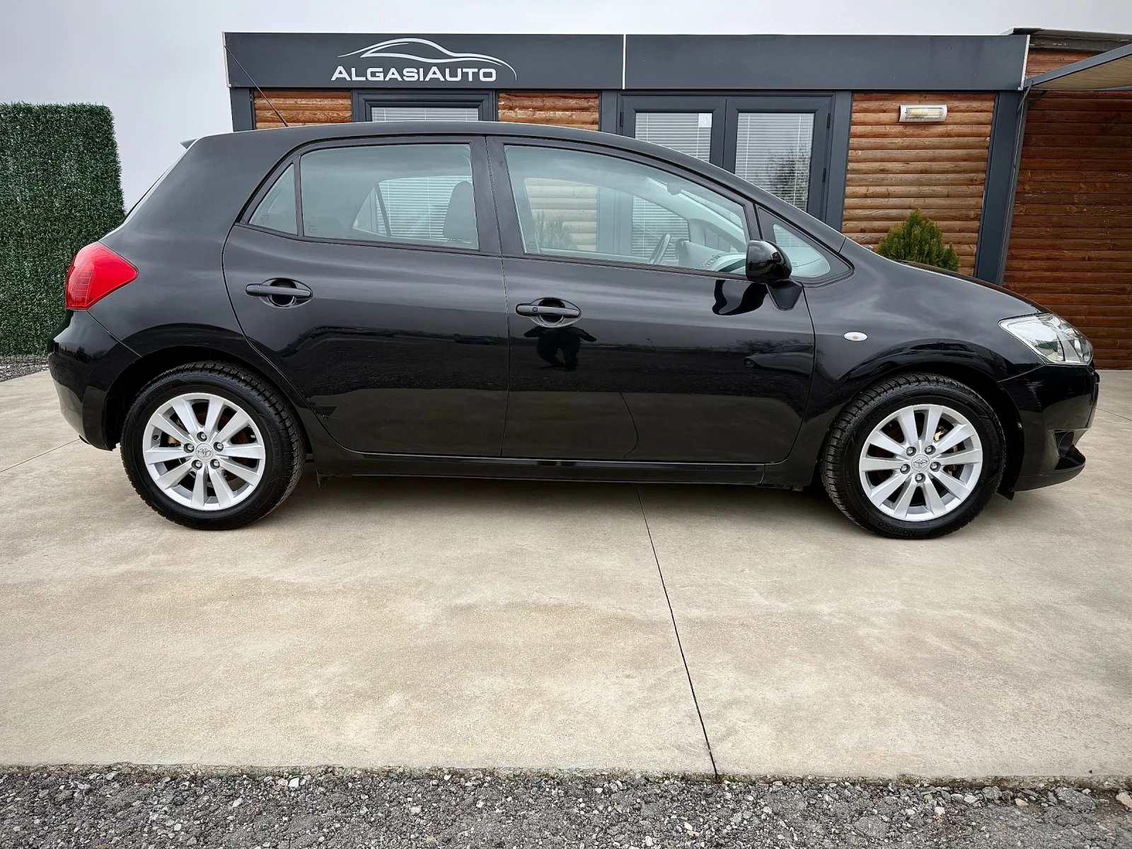 Toyota Auris 1.8 VALVEMATIC* EXECUTIVE* NAVI* XENON - изображение 5