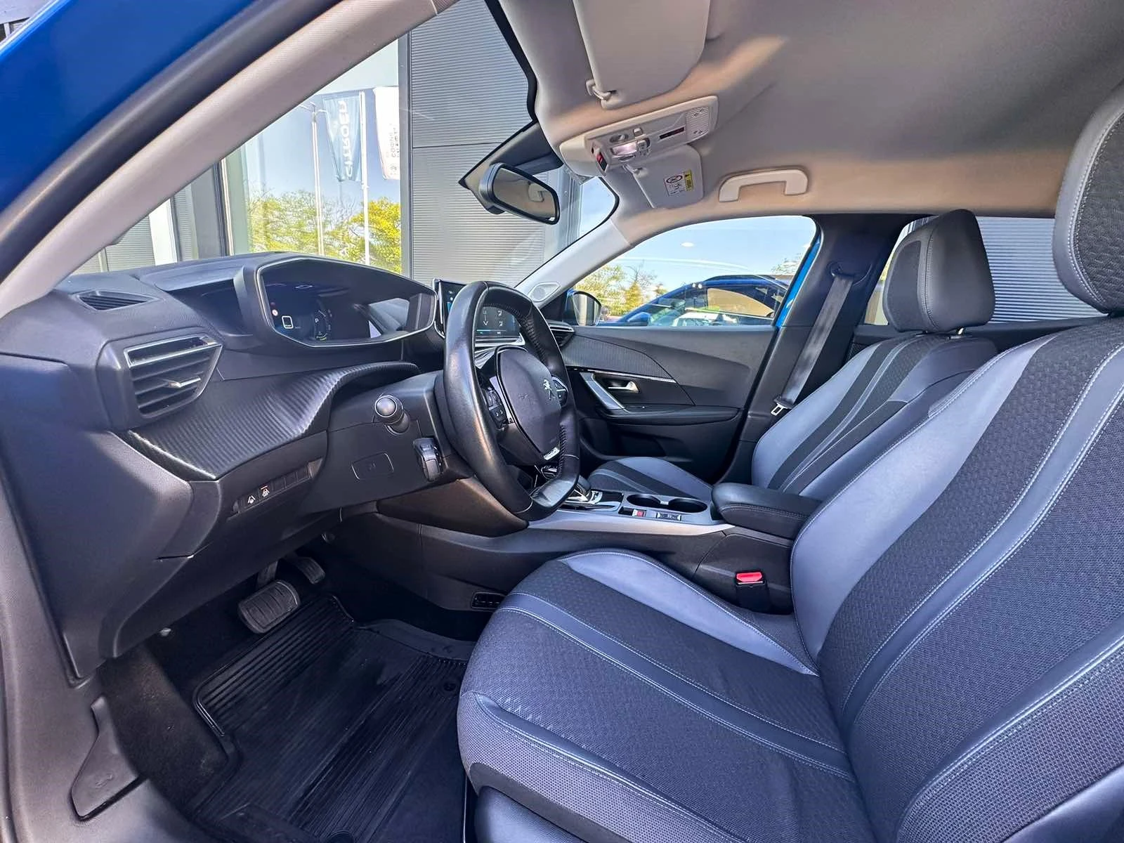 Peugeot 2008 NEW SUV ALLURE Electric 100 кВ 136 к.с. - изображение 9