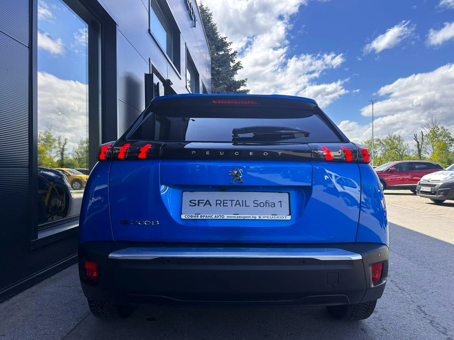 Peugeot 2008 NEW SUV ALLURE Electric 100 кВ 136 к.с. - изображение 8