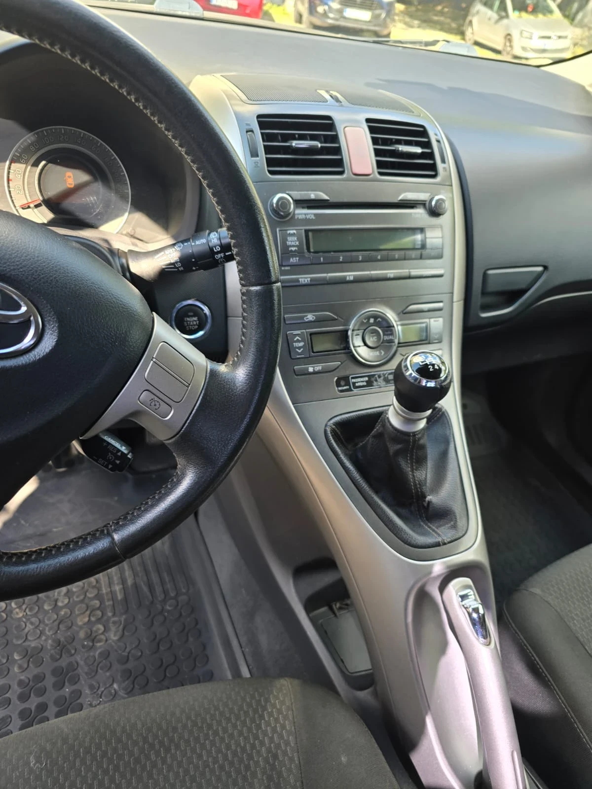 Toyota Auris  - изображение 6