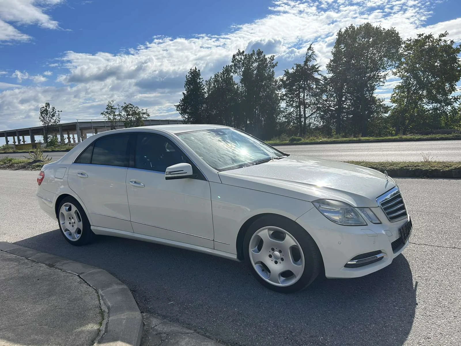 Mercedes-Benz E 350 AVANTGARDE - изображение 2