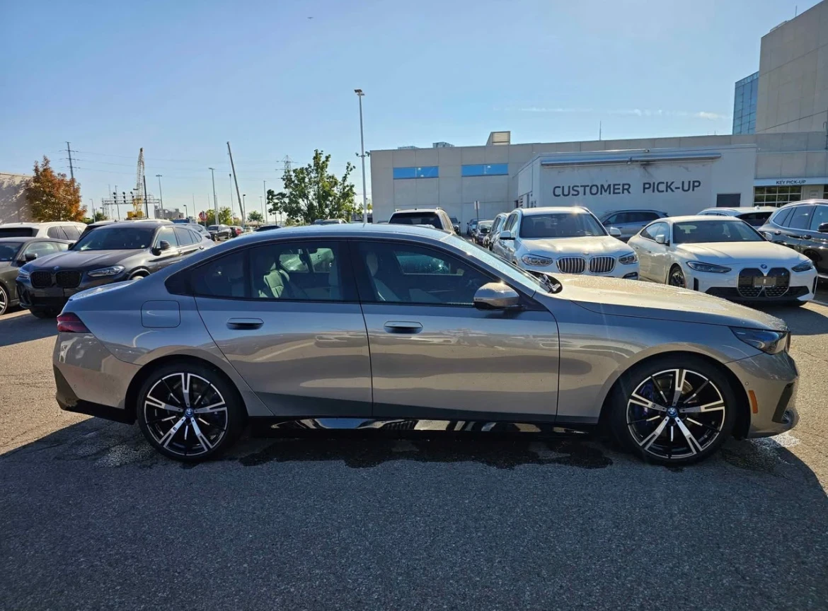 BMW 550 M SPORT * * CARFAX * * АВТО КРЕДИТ * *  - изображение 7