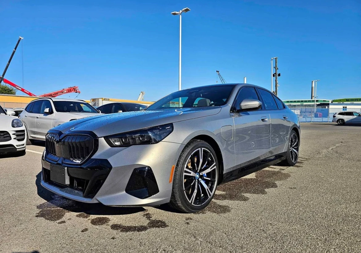 BMW 550 M SPORT * * CARFAX * * АВТО КРЕДИТ * *  - изображение 6