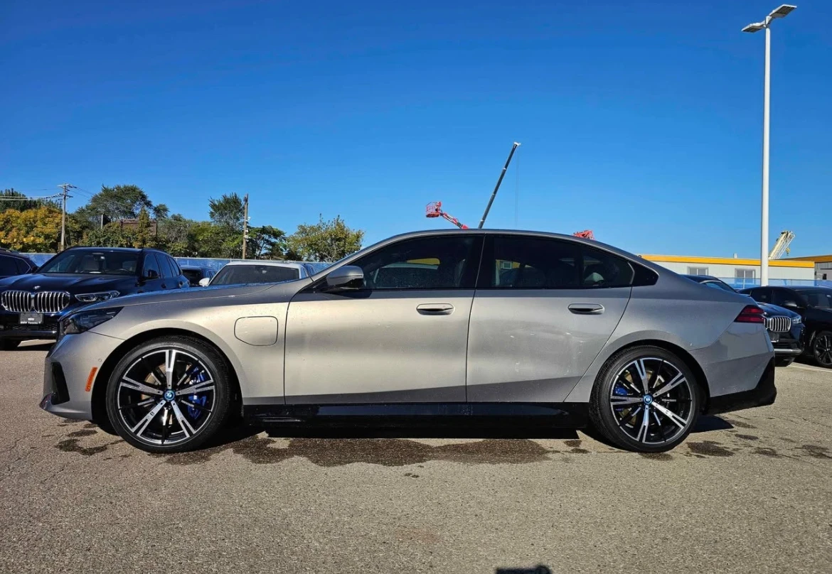 BMW 550 M SPORT * * CARFAX * * АВТО КРЕДИТ * *  - изображение 5