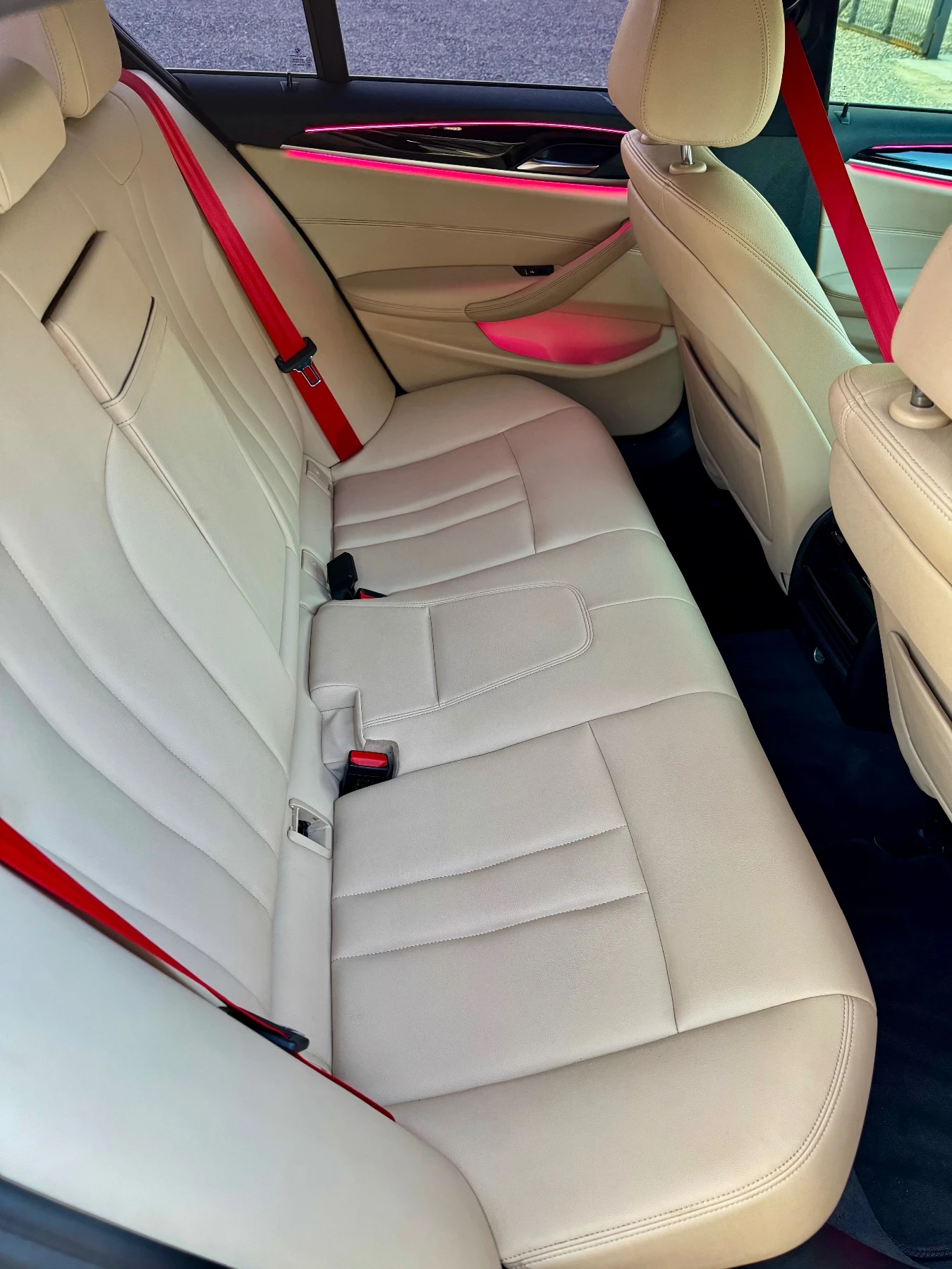 BMW 520 M-Pack X-Drive, снимка 14 - Автомобили и джипове - 53713123