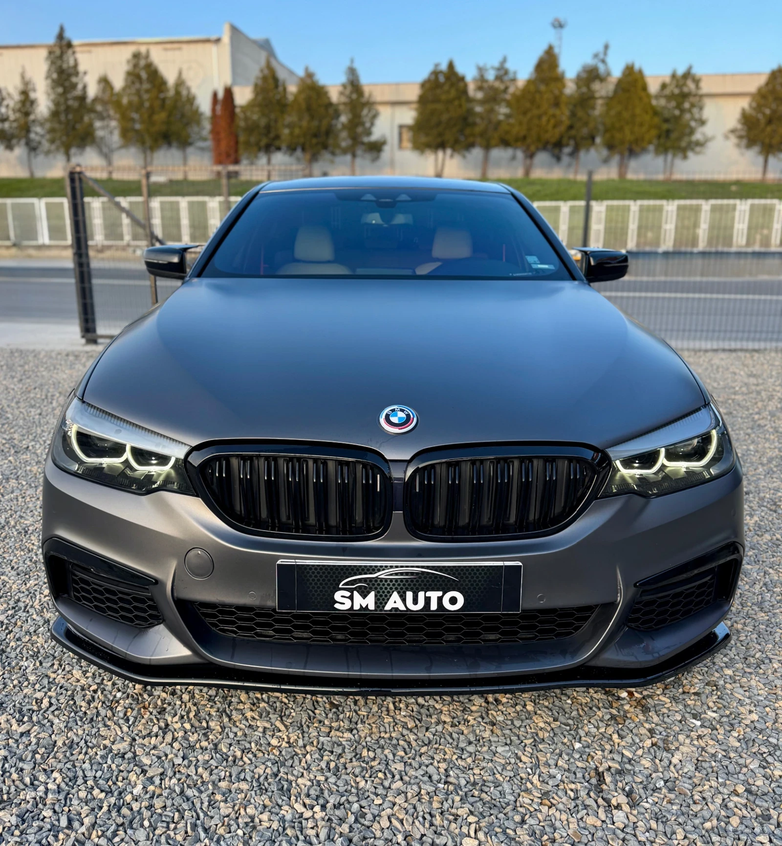 BMW 520 M-Pack X-Drive, снимка 8 - Автомобили и джипове - 53713123