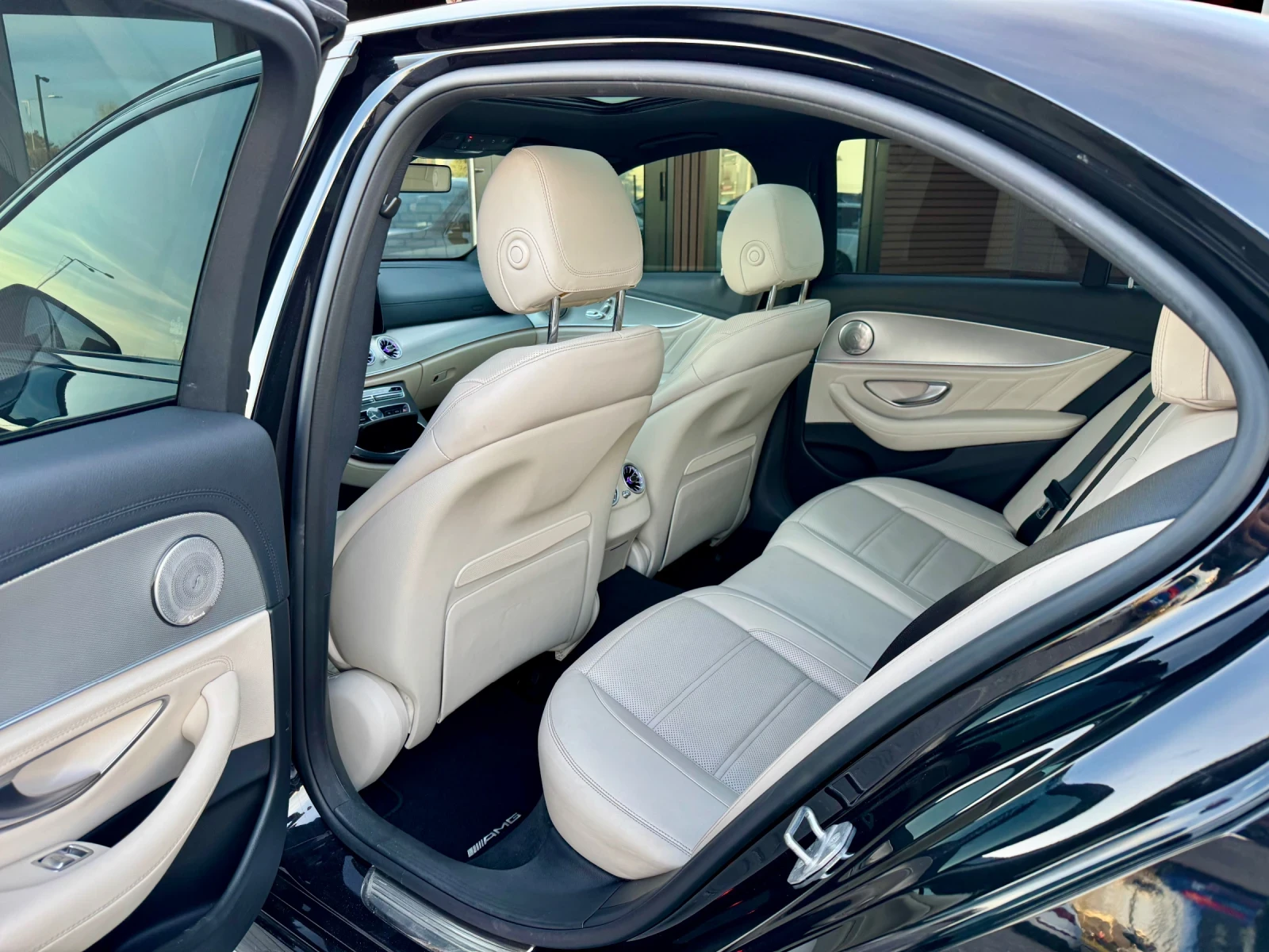 Mercedes-Benz E 43 AMG E 43 AMG 4Matic, снимка 8 - Автомобили и джипове - 53799385