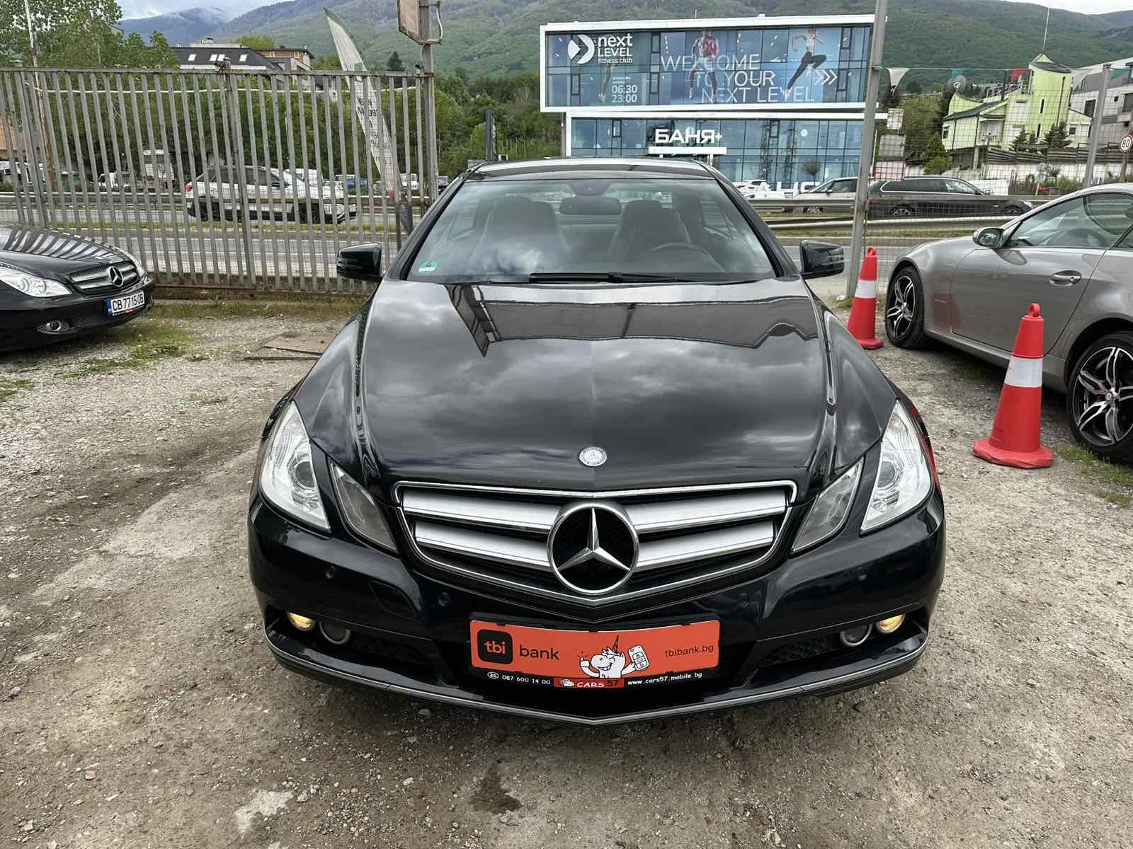 Mercedes-Benz E 200 CGI Avangarde 6-скорости, снимка 5 - Автомобили и джипове - 54485882