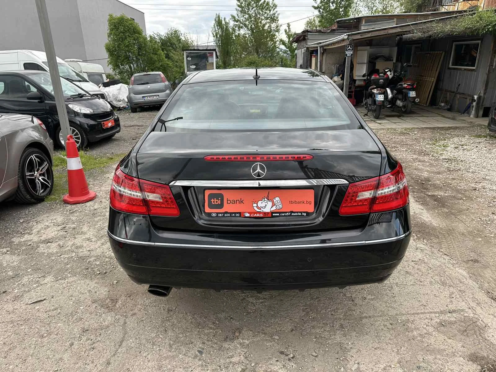Mercedes-Benz E 200 CGI Avangarde 6-скорости, снимка 6 - Автомобили и джипове - 54485882