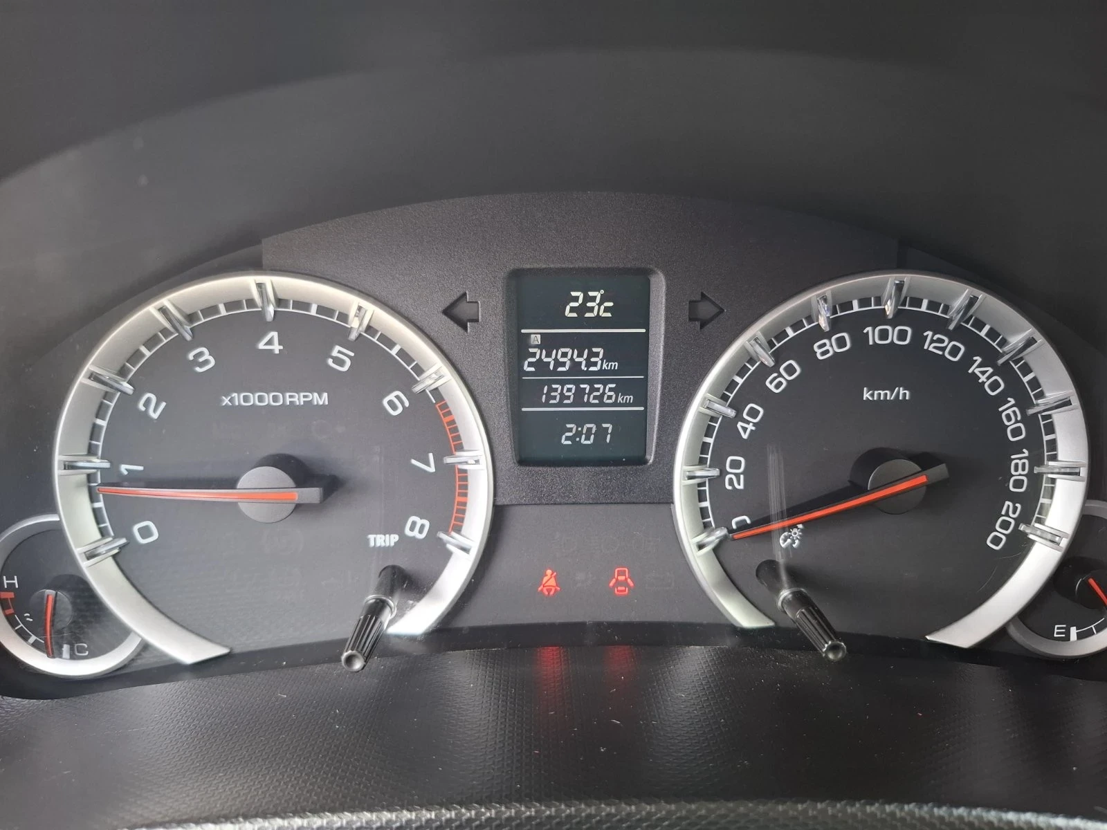 Suzuki Swift 1.3i 4x4, снимка 10 - Автомобили и джипове - 54808595