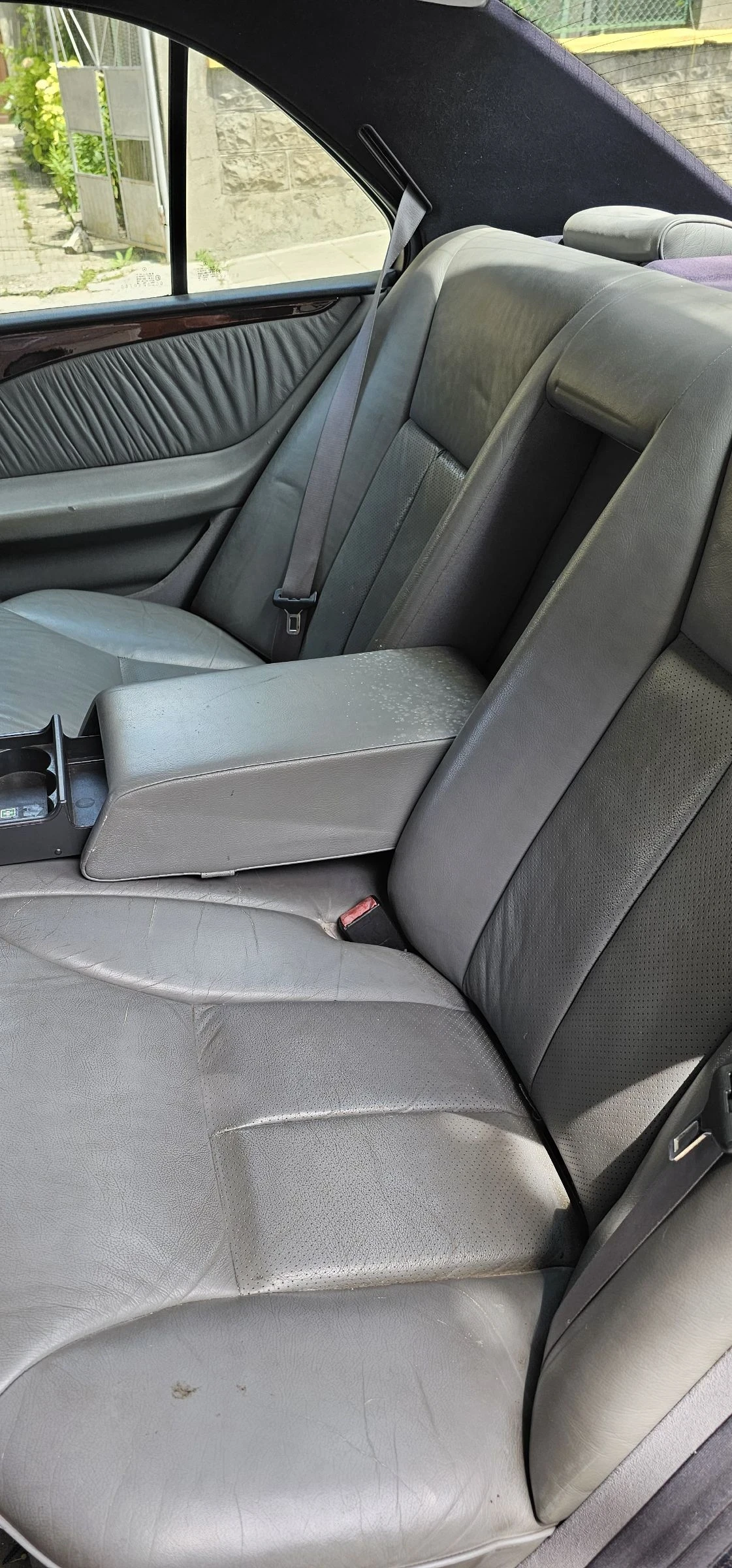 Mercedes-Benz E 250 250D, снимка 8 - Автомобили и джипове - 54943338