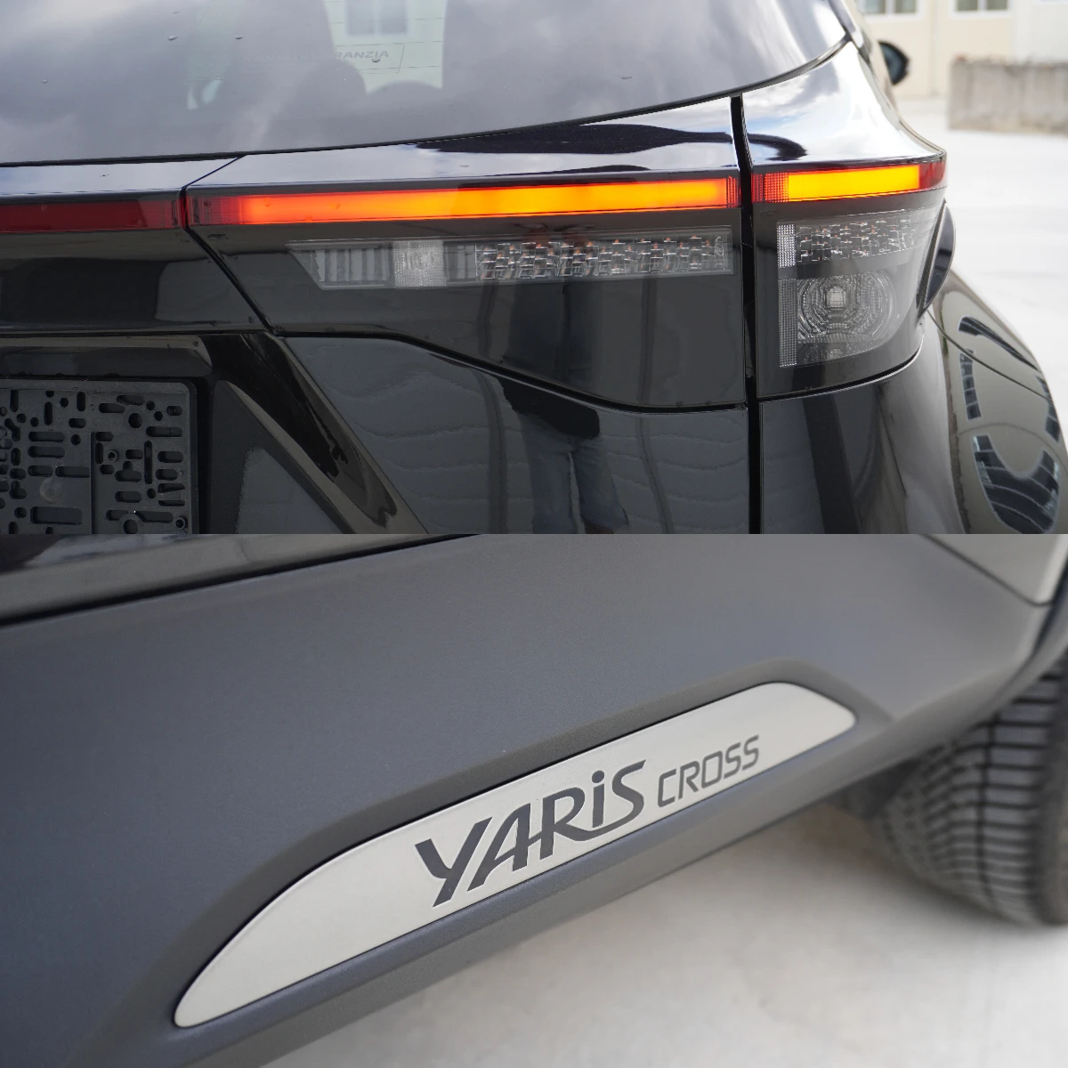Toyota Yaris Cross 1.5 HYBRID/AWD-i/LOUNGE, КАТО НОВА!, снимка 16 - Автомобили и джипове - 55047008