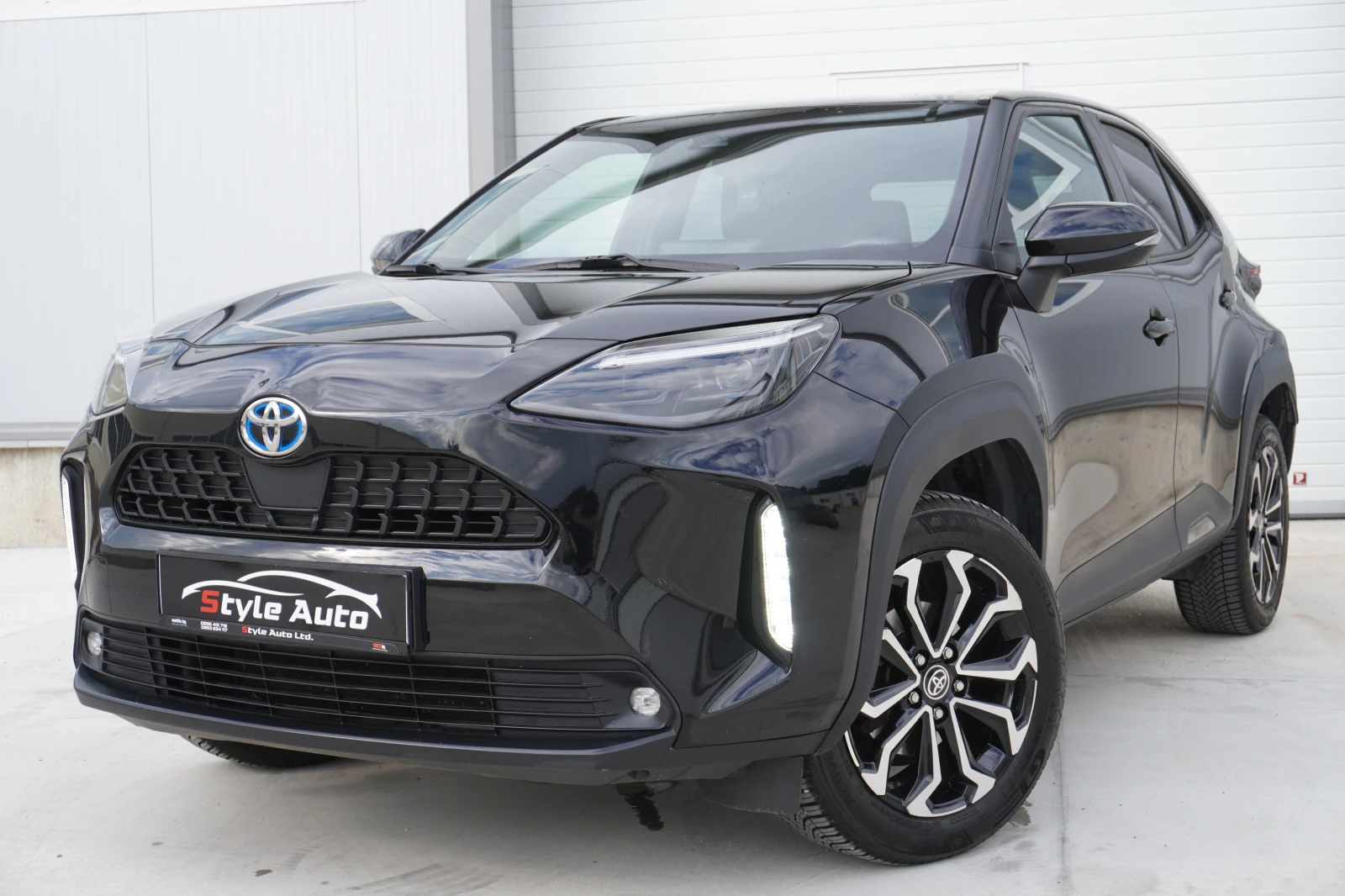 Toyota Yaris Cross 1.5 HYBRID/AWD-i/LOUNGE, КАТО НОВА!