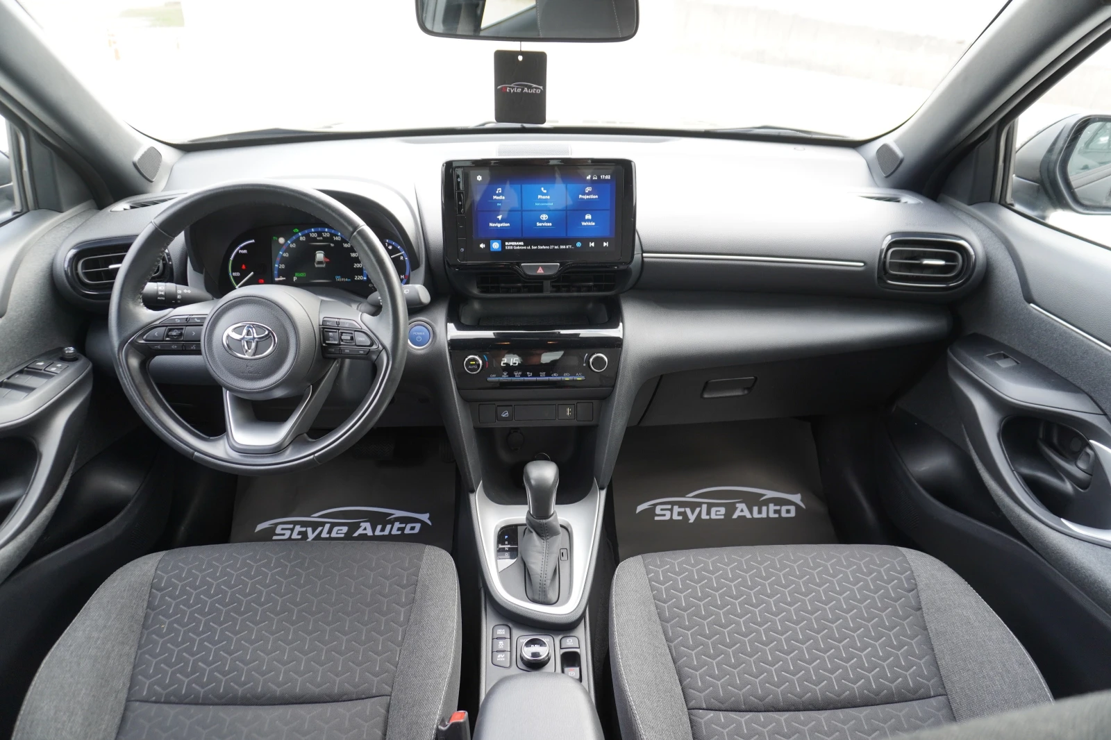 Toyota Yaris Cross 1.5 HYBRID/AWD-i/LOUNGE, КАТО НОВА!, снимка 10 - Автомобили и джипове - 55047008