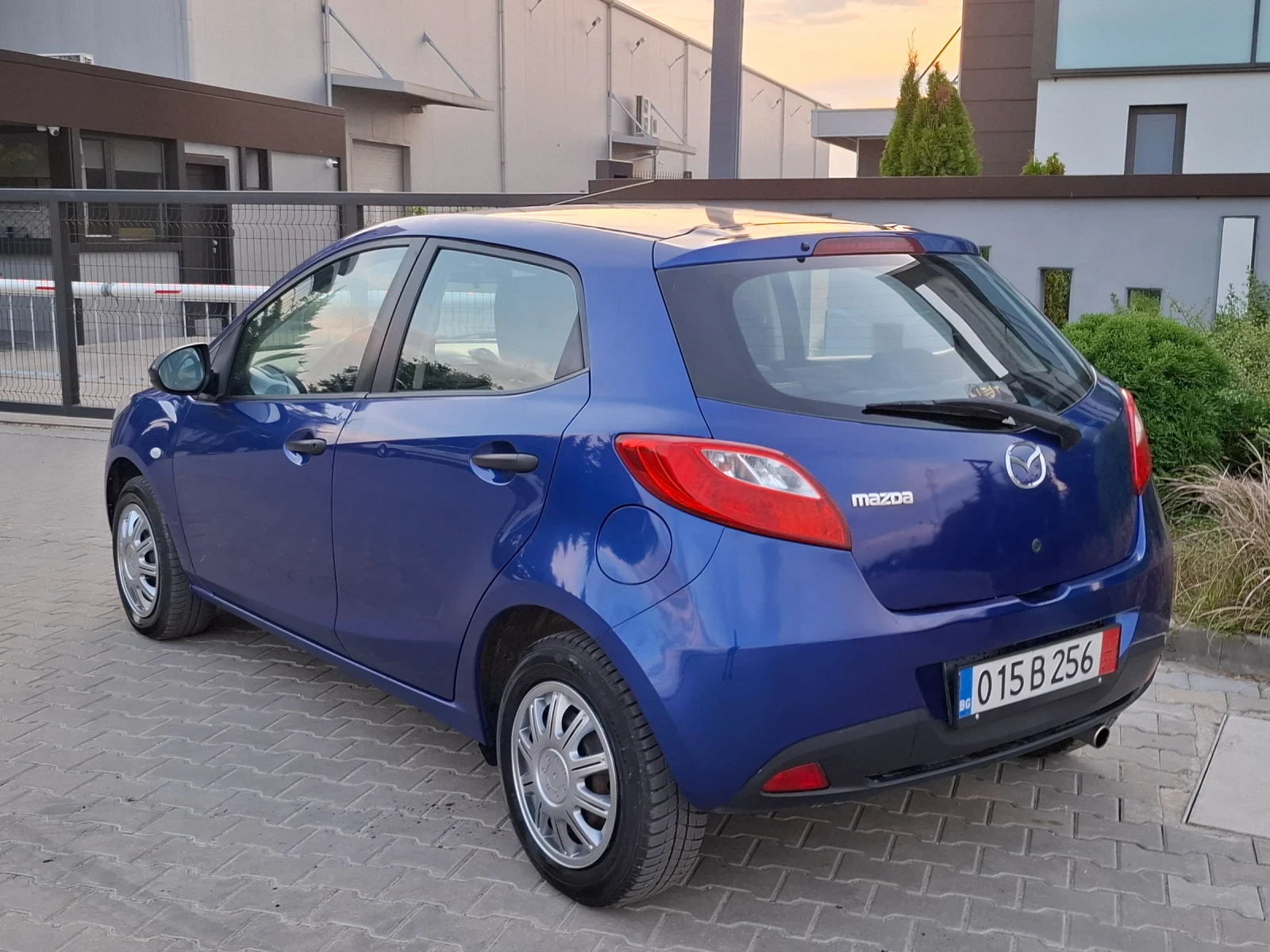 Mazda 2 1.3i* (75кс)* FACELIFТ* HOB BHOC* , снимка 7 - Автомобили и джипове - 55319229
